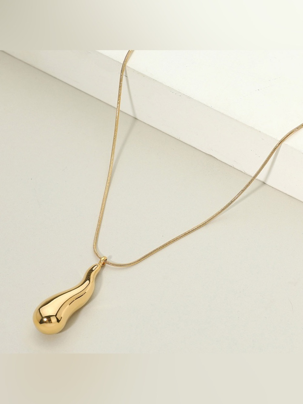 18K Gold Dipped Stainless Steel Teardrop Pendant Necklace
